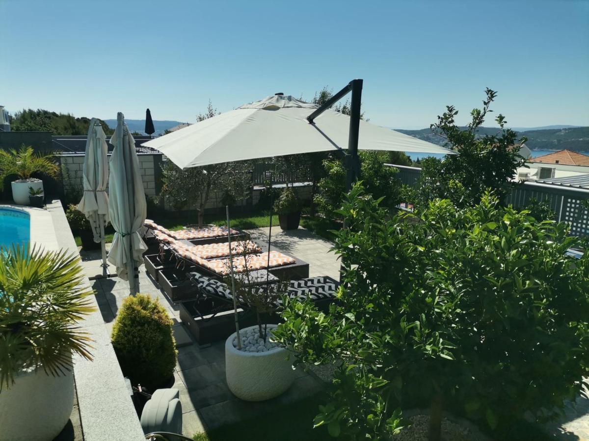 Apartment Ruza - Pool Donji Seget Esterno foto